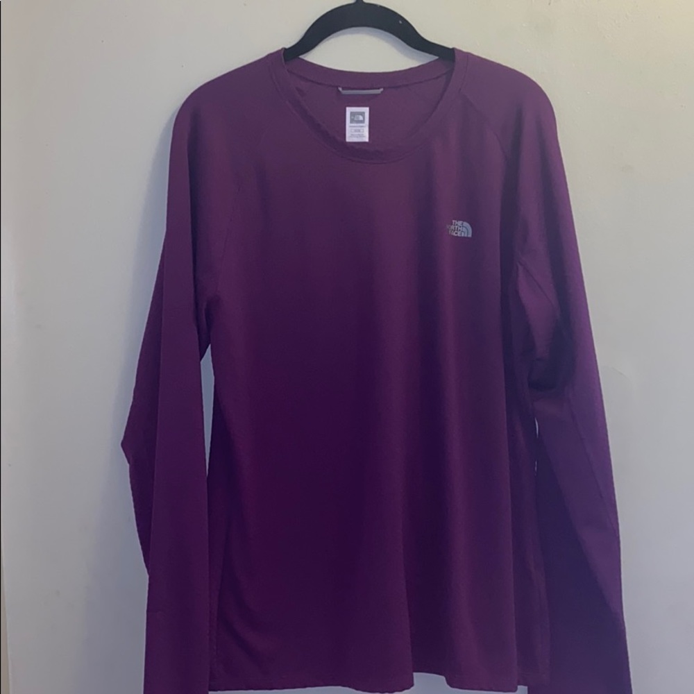 The north face women’s long sleeve vapor wick xL